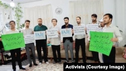 تعدادی از فعالان مدنی افغانستان در ایران که خواهان رسیده گی به وضعیت مهاجرین به ویژه جامعه خبرنگاران و فعالان مدنی افغان هستند. 