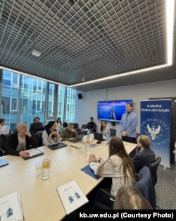 У час канфэрэнцыі, 8 красавіка, Варшава, Польшча. Прывітальнае слова ўдзельнікам канфэрэнцыі ад кіраўніка катэдры прафэсара Андрэя Масквіна