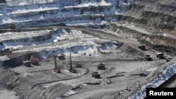 Центральный карьер месторождения Кумтор. Архивное фото.