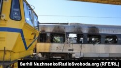 Потяг Інтерсіті, пошкоджений внаслідок масованого обстрілу Києва армією РФ, 28 серпня 2025 року