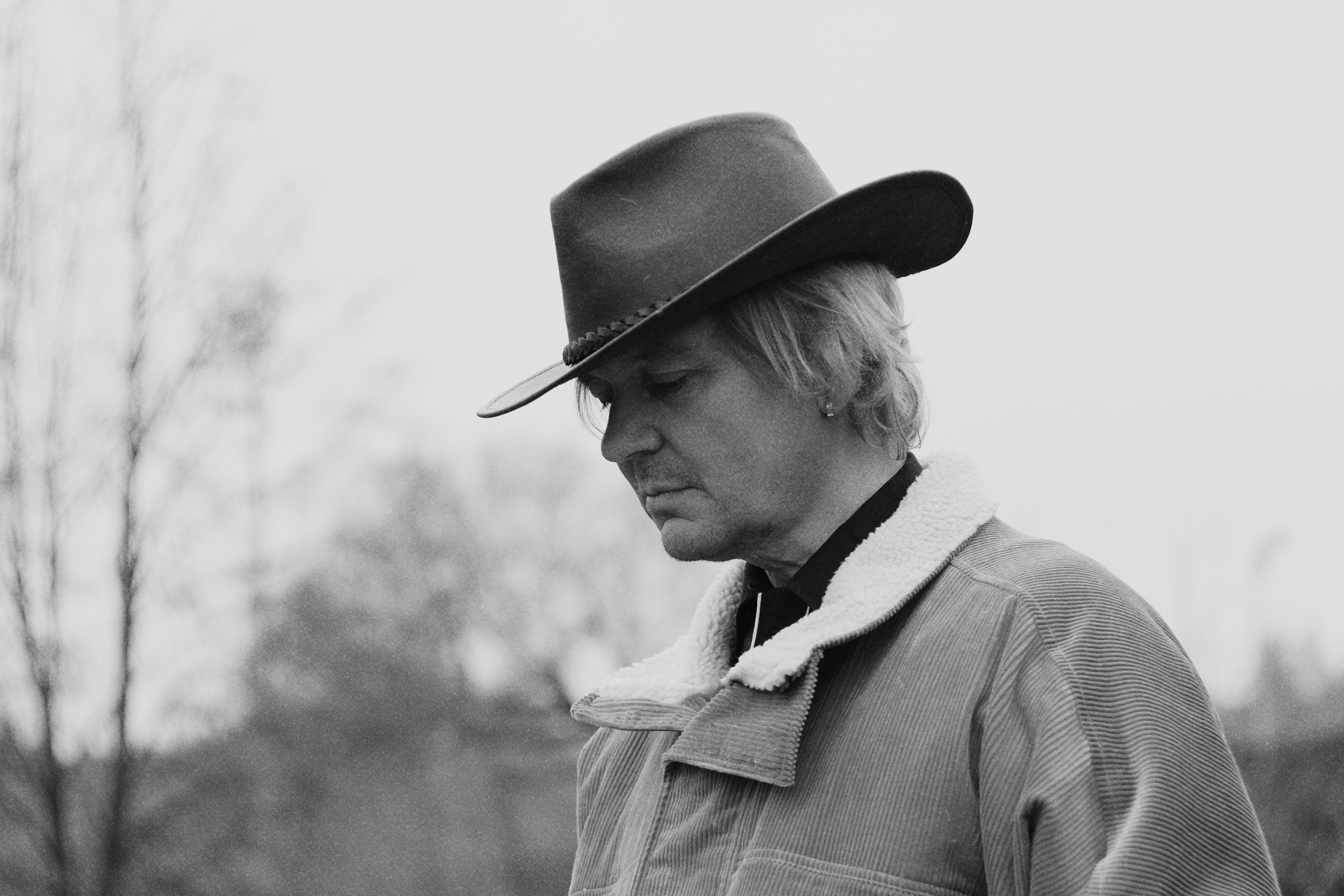 І нарэшце, працягніце радок зь менш вядомай песьні Лявона Вольскага: «Так усё марудна, што быццам і ня круціцца сьвет. Ай-ай-ай, калі той дождж ужо скончыцца? Ай-ай-ай,..»