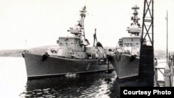 &#x42D;&#x441;&#x43C;&#x438;&#x43D;&#x446;&#x44B; &quot;&#x411;&#x44B;&#x432;&#x430;&#x43B;&#x44B;&#x439;&quot; &#x438; &quot;&#x41E;&#x436;&#x438;&#x432;&#x43B;&#x451;&#x43D;&#x43D;&#x44B;&#x439; &quot; &#x43D;&#x430; &#x432;&#x43E;&#x435;&#x43D;&#x43D;&#x43E;&#x439; &#x431;&#x430;&#x437;&#x435;. 1961 &#x433;&#x43E;&#x434;.