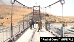 پل مرزی میان افغانستان و تاجیکستان