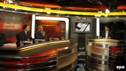 حامد مير پر جيو نیوز ټيليويژن کيپيټل ټاک پروګرام کوي - انځور له ارشیفه