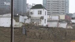 Bakıda sökülən evlər: Qanundakı boşluqdan necə istifadə edilir?