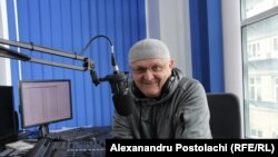 Vasile Botnaru în studioul Europei Libere la Chișinău
