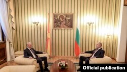 Архивска фотографија, македонскиот премиер Димитар Ковачевски и бугарскиот претседател Румен Радев 
