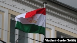 بیرق تاجکستان 