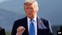 При цьому, як заявив Трамп, «терпіння закінчується», й Іран не повинен запускати ракети по цивільних особах або американських військових