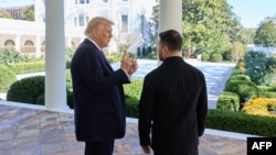 Президент США Дональд Трамп і президент України Володимир Зеленський (праворуч) у Білому домі. Вашингтон, 18 серпня 2025 року