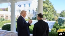 د ټرمپ او زیلینسکي یو پخوانی عکس سپینې ماڼۍ کې