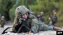 عساکر اسرائیلی حین عملیات نظامی در جنوب غزه 