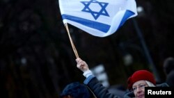 یک هوادار اسرائیل در شهر برلین پایتخت آلمان