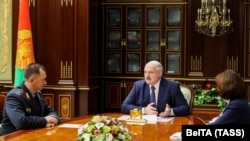 Олександр Лукашенко і голова МВС Іван Курбаков