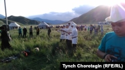 Улуттук боштонддук көтөрүлүш тууралуу ачык талаадагы оюндан. Кырк-Шейит, Тоң. 05.8.2016.