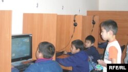 Адистер акыркы учурда компьютер оюнуна берилген мектеп окуучулары гана эмес, студенттер да арбып баратканын айтышууда.