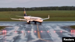 Примусова посадка літака Ryanair у Білорусі 23 травня та затримання білоруським режимом журналіста Романа Протасевича призвели до закриття неба над Білоруссю з боку ЄС та України