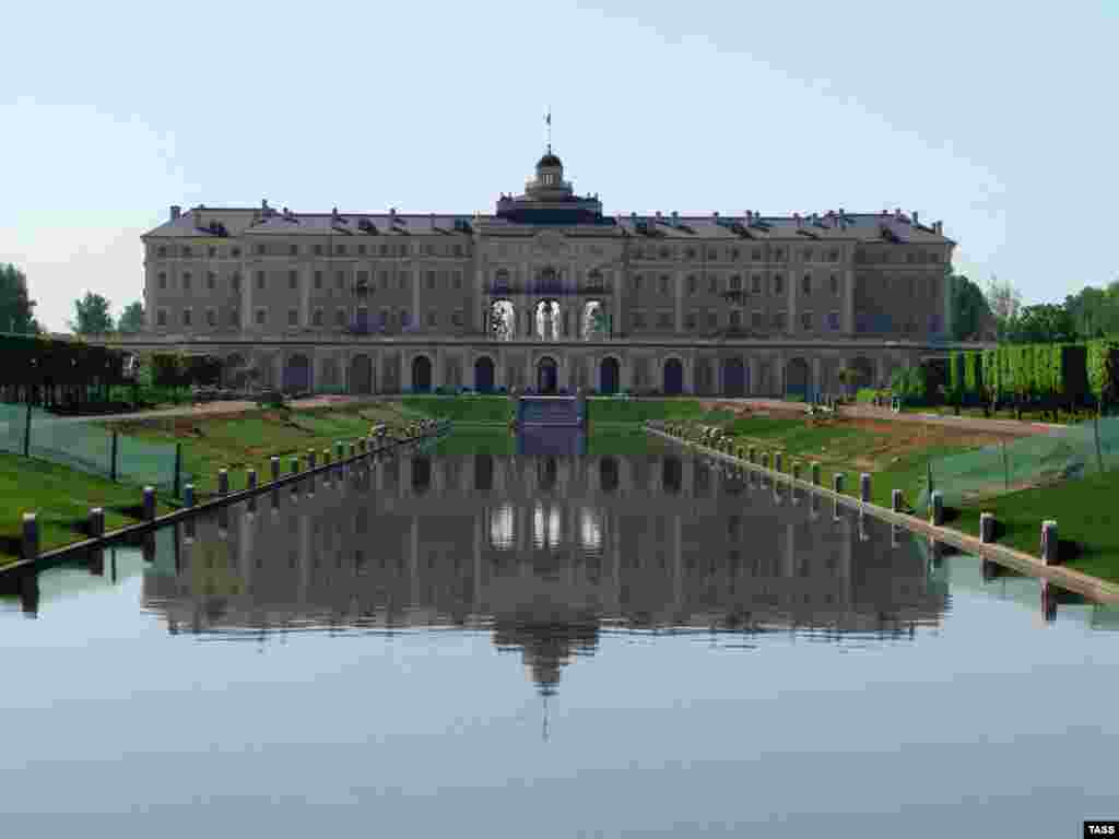 Close to St. Petersburg, the Constantine Palace in Strelna was originally built for Peter the Great as a summer residence.&nbsp; 