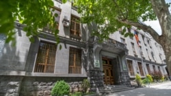 Դատախազությունը պահանջում է նախկին պաշտոնյաներից գանձել մոտ 1 մլրդ 300 մլն դոլար՝ հօգուտ պետության