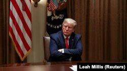 Рішення Трампа позбавити ВООЗ вагомої частини фінансування у часи, коли весь світ бореться з коронавірусом, викликало чимало критики. Трамп переконаний: кризи таких масштабів можна було б уникнути, якби ВООЗ працювала належним чином