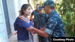 Гүлнара Каримованын жаңы жарыяланган сүрөттөрүнүн бири.