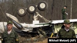 На місці «Смоленської катастрофи», фото 13 квітня 2010 року