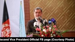 سرور دانش معاون دوم رئیس جمهور افغانستان حین صحبت در یک نشست علمی در پوهنتون کابل