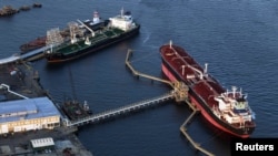 بر اساس برآوردهای ادارهٔ اطلاعات انرژی ایالات متحده، ایران در سال ۲۰۲۴ در مجموع ۴۳ میلیارد دلار نفت خام صادر کرد