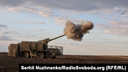 Українські військові ведуть вогонь на Куп'янському напрямку, архівне фото