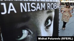 Prema statistici koju je objavilo Vijeće ministara BiH, 69 posto žrtava trgovine ljudima su djeca, a 17 posto žrtava je seksualno eksploatisano. 