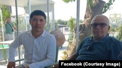 Кыргызстандык тарыхчы Раззак уулу Дастан менен түркиялык окумуштуу Али Бадемжи.