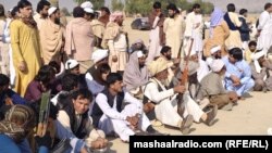 د نومبر ۲۶مې جرګې وویل پولیس دې ورسره د امنیت په هڅو کې مرسته وکړي.