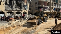Газа. Хан-Юнис шаары. Көмүлгөн сөөктөрдү издөө.