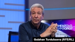 «Бүтүн Кыргызстан» партиясынын лидери Адахан Мадумаров.