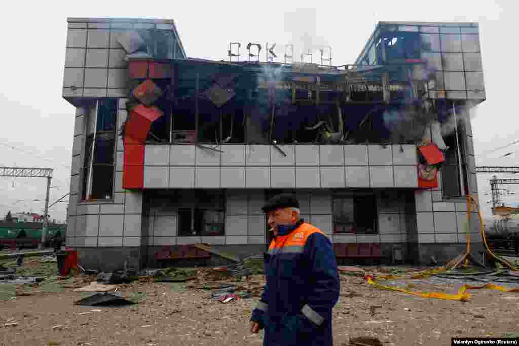 Будівля залізничого вокзалу у Фастові після російської атаки
