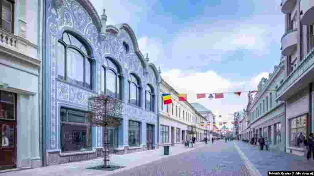 Stradă pietonală, cu fațadele complet refăcute. Proprietarii imobilelor istorice au fost ajutați cu relaxări fiscale și cu proiecte tehnice de restaurare de către primărie. O metodă de persuasiune a fost și creșterea cu 500% a impozitului pe casă, în cazul în care au ignorat apelul autorităților locale de a-și îngriji fațada