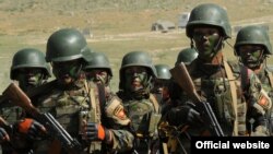 Жоокерлер Оштогу машыгуулар маалында, 4-май, 2011-жыл