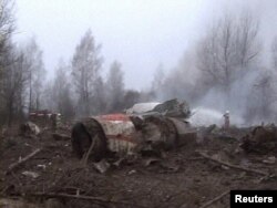 На місці «Смоленської катастрофи», фото 10 квітня 2010 року