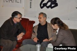 Horia Patapievi, Andrei Ursu și Monica Macovei la conferința de presă de la GDS