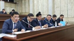 Жанат Бейшенов сол тараптагы четте. 24-февраль, 2020-жыл.