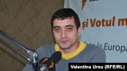 În una din vizitele sale la Chișinău, George Simion, a fost intervievat în studioul Europei Libere. Februarie 2015.