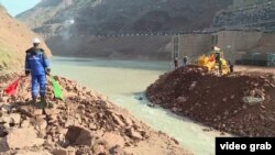 Рогун ГЭСинин курулушунан бир көрүнүш. Тажикстан.