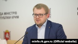 Повідомлення не містить імені та прізвища засудженого, проте, виходячи з озвученої інформації, йдеться про Дмитра Полонського