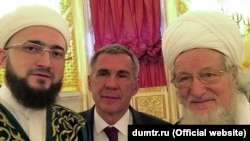 Камил Сәмигуллин (сулда), Рөстәм Миңнеханов (уртада) һәм Тәлгать Таҗетдин