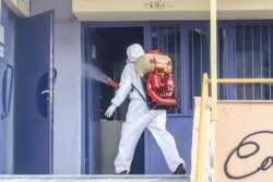 Мактаб дезинфекция қилинмоқда, 27 февраль, Греция