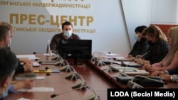 Сергій Гайдай, голова Луганської військово-цивільної адміністрації під час наради.