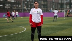 خالده پوپل، د افغانستان د ښځینه فوټبالرانو د ملي لوبډلې یوه بنسټ اېښودونکې