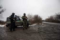 Патруль поліції на в’їзді в Золоте-4