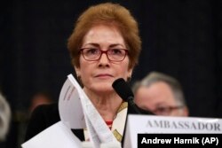 Марі Йованович виступає на слуханнях щодо імпічменту Дональда Трампа у Конгресі США 15 листопада 2019 року