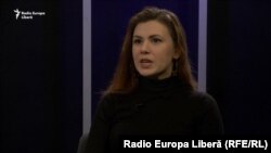 „E mult mai simplu să plantezi un test acolo unde contactul cu populația este foarte mare.”